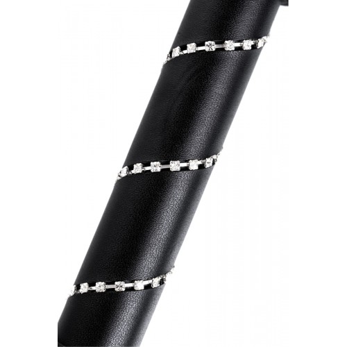 Черная плеть украшенная стразами