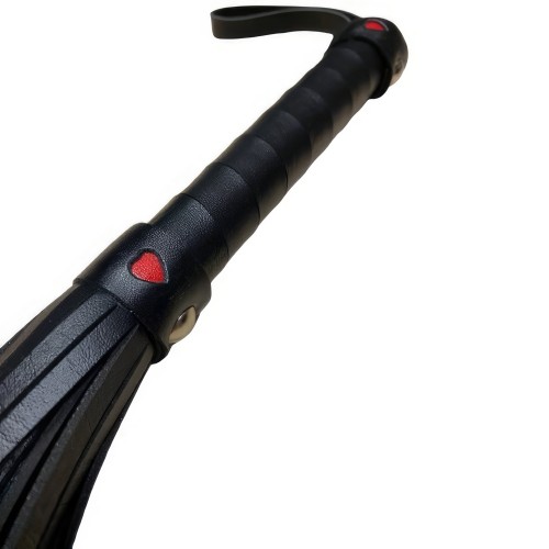 Черная плеть с красными сердечками