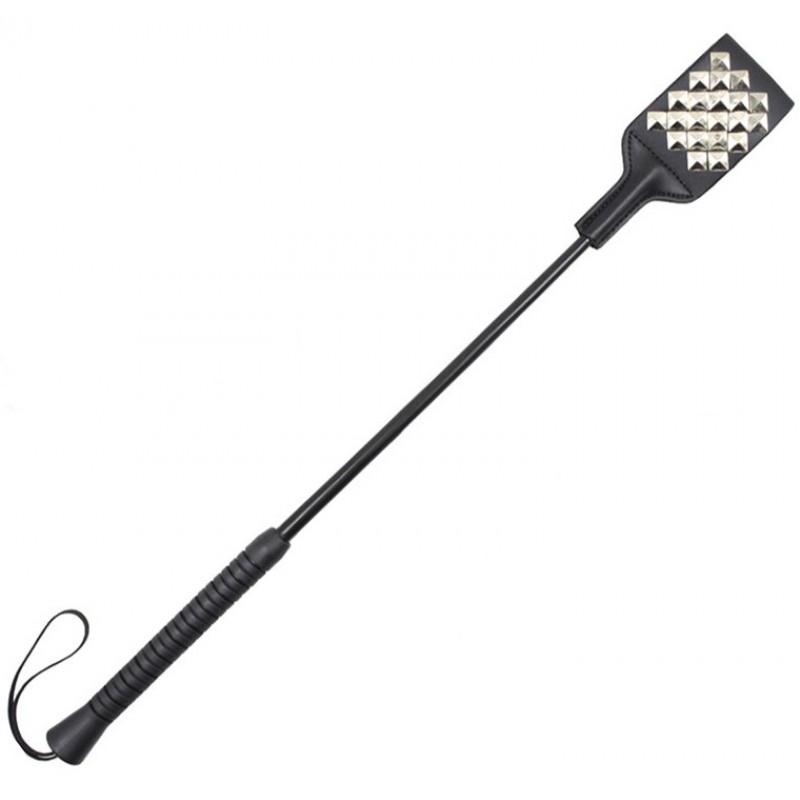 Стек черный декорированный заклёпками 