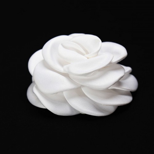 Белые пэстисы в виде роз