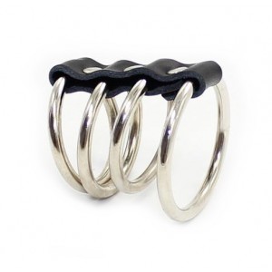 Хомут на пенис из четырех металлических колец (иной угол)
