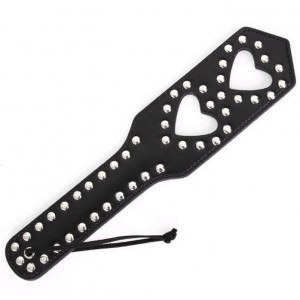 Чёрный пэдл в сердечки с заклёпками 34 см (иной угол)