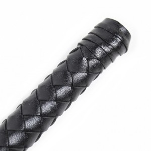 Плетённый кнут из искусственной кожи 108 см (иной угол)