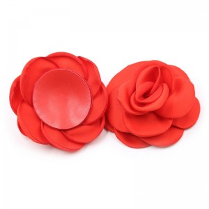 Красные пэстисы в виде роз (иной угол)