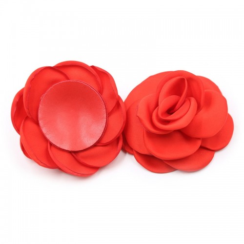Красные пэстисы в виде роз