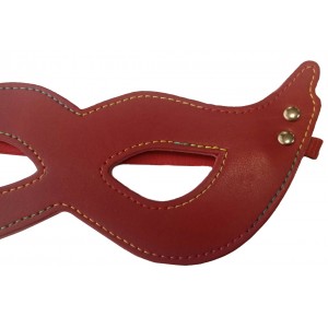 Красная карнавальная маска (иной угол)