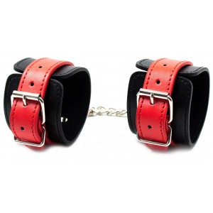 БДСМ набор красно-чёрного цвета (иной угол)