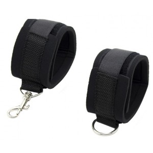 БДСМ набор наручники и нейлоновая маска (иной угол)