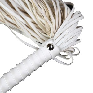 Классическая белая плеть с удлиненной рукояткой 48,5 см (иной угол)