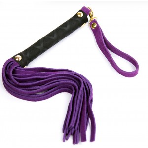 Компактная черно-фиолетовая замшевая плеть (иной угол)