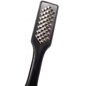 Черный пэдл с серебристыми заклепками (иной угол)