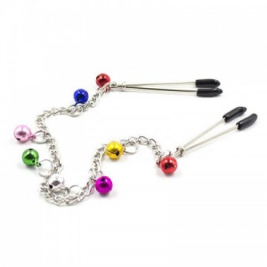 Зажимы для сосков с цепочкой и цветными бубенчиками (иной угол)