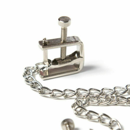 Квадратные зажимы с цепочкой серебристые