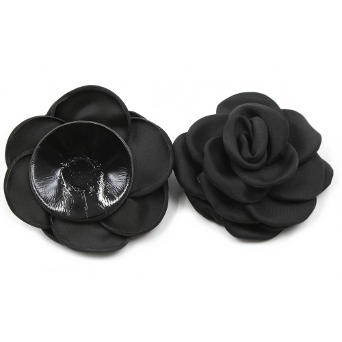 Чёрные пэстисы в виде роз
