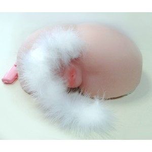 Анальная вибропробка с белым хвостом (иной угол)