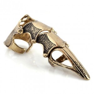 Кольцо-коготь на весь палец золотистого цвета (иной угол)