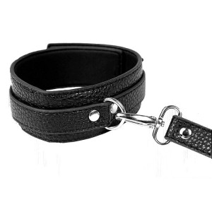 Комплект из ошейника и поводка (иной угол)