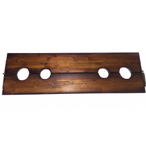 Деревянная колодка с четырьмя отверстиями