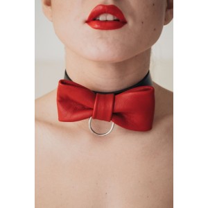 Тонкий ошейник с красной бабочкой (иной угол)