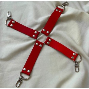 Красный бондажный крест из натуральной кожи (иной угол)