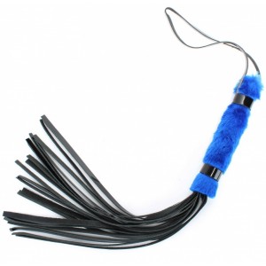 Флоггер из лаковой кожи с синим мехом (иной угол)