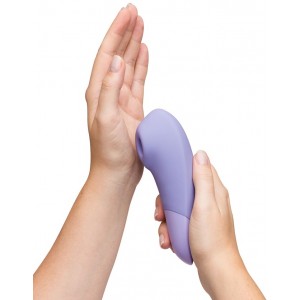 Бесконтактный вакуумно-волновой стимулятор клитора с вибрацией Womanizer Enhance сиреневый (иной угол)