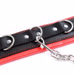 Красно-черные БДСМ наручники (иной угол)