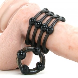 Два черных кольца на пенис Colt (иной угол)