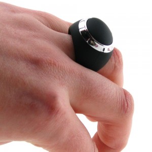 Вибропуля с перстнем-контроллером Masterring (иной угол)