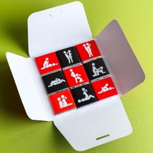 Шоколад молочный "18+": 5 г х 9 шт. (иной угол)