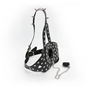 Кляп в виде намордника с шипами (иной угол)