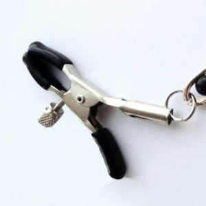 Зажимы на соски и клитор (иной угол)