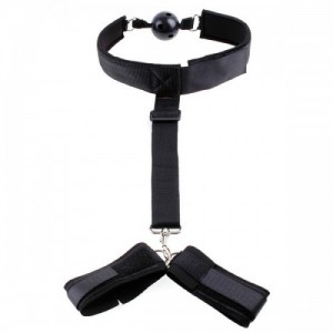 Бондажный набор кляп и наручники (иной угол)