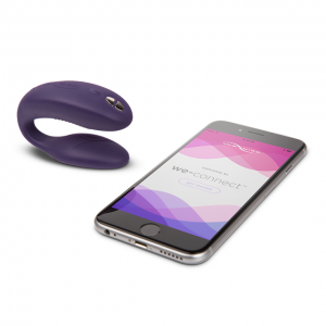 We-Vibe Sync Фиолетовый вибромассажер для пар с дистанционным пультом (иной угол)