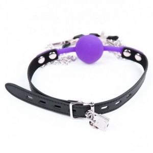 Силиконовый кляп пурпурный и зажимы для сосков (иной угол)