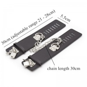 Черные наручники с замками 