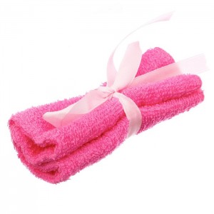 Набор "Любви в каждом мгновении!": 5 мыльных лепестков и полотенце в шкатулке (иной угол)