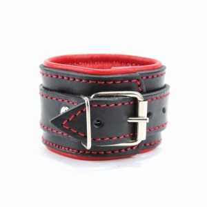 Оковы на руки с красным подкладом (иной угол)